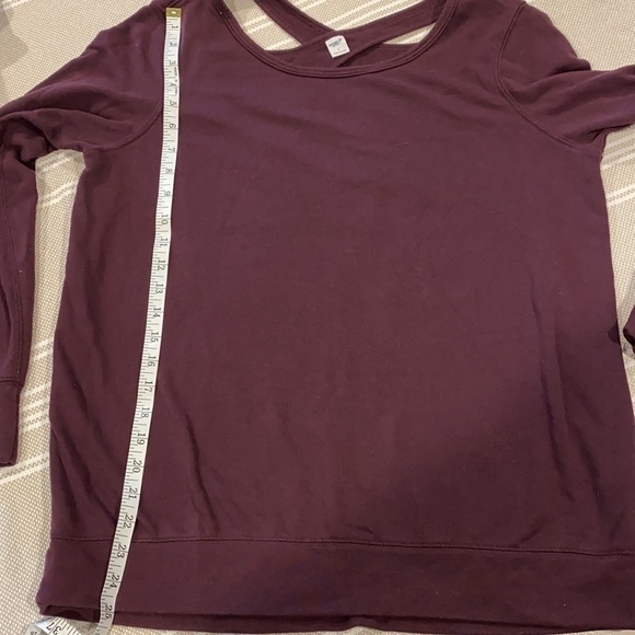 ON Active Open Cross Back Pullover Sweatshirt - Picture 10 of 12